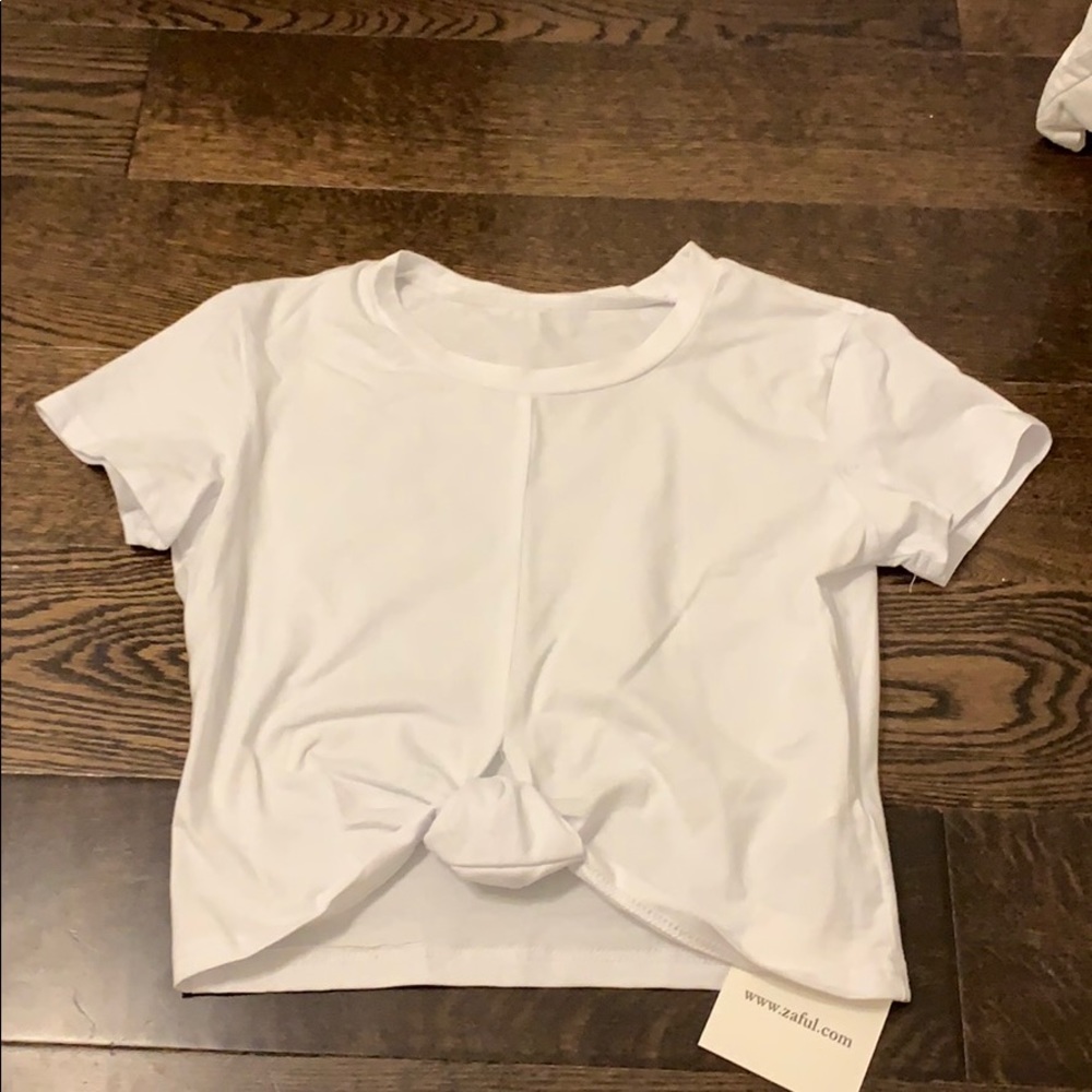 New with tags white Zaful knotted crop top